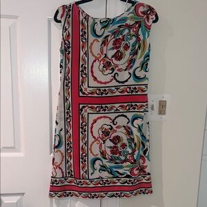Donna Morgan colorful Floral Print Sleeveless shift Dress geometric stretchy